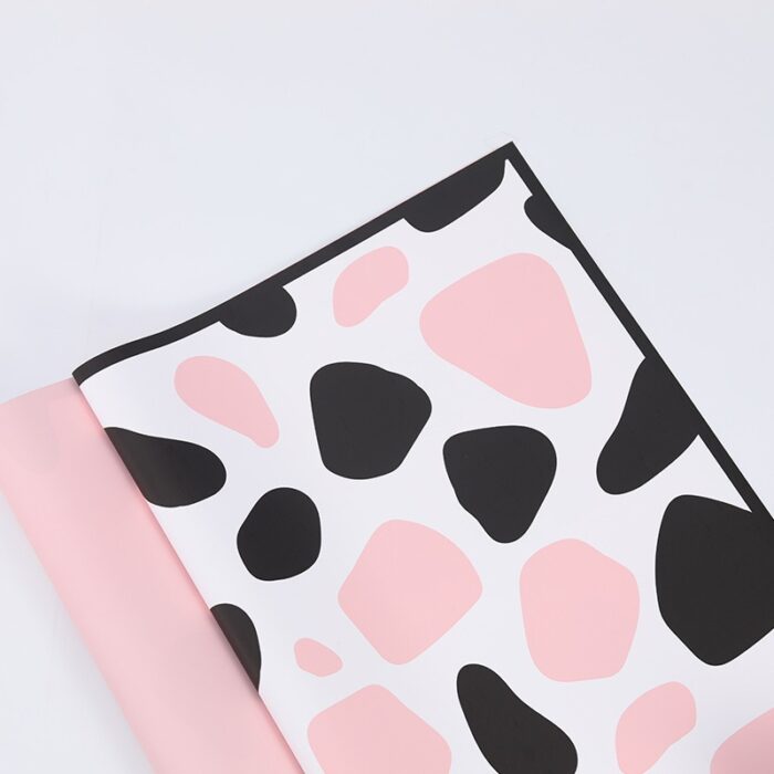Giraffe Floral Wrapping Paper white black pink