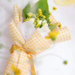 Youthful Plaid Korean Paper wrapping bouquet