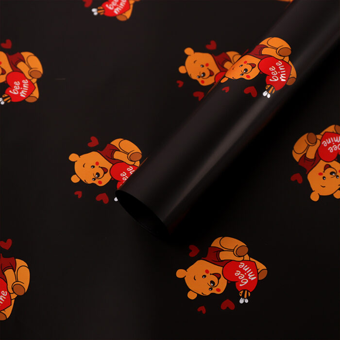 Winie Pooh Wrapping Paper black